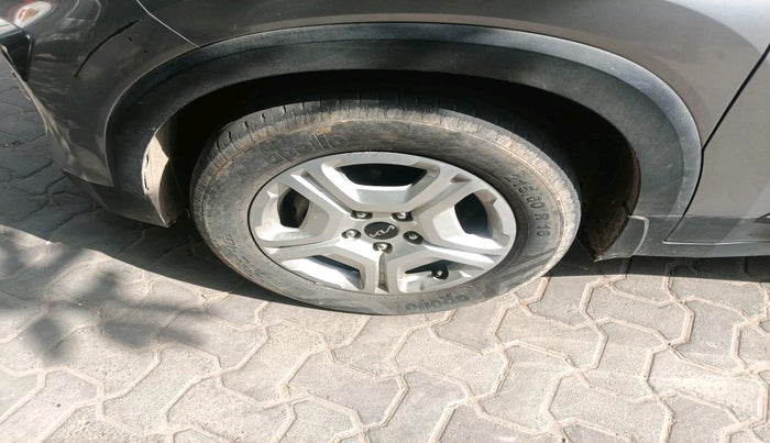2021 KIA SONET HTK PLUS 1.5 AT, Diesel, Automatic, 1,03,817 km, tyre