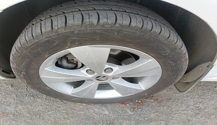 2019 Skoda Octavia 2.0 TDI CR AMBITION, Diesel, Manual, 1,28,010 km, tyre