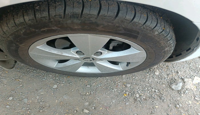 2019 Skoda Octavia 2.0 TDI CR AMBITION, Diesel, Manual, 1,28,010 km, tyre