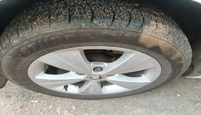 2019 Skoda Octavia 2.0 TDI CR AMBITION, Diesel, Manual, 1,28,010 km, tyre