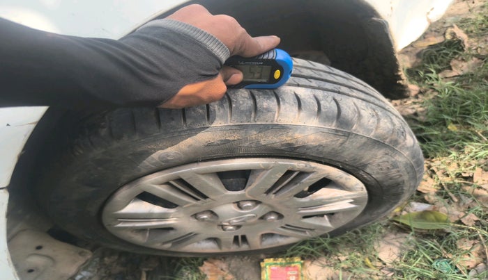 2011 Hyundai Santro Xing GL PLUS, CNG, Manual, 1,30,734 km, tyre