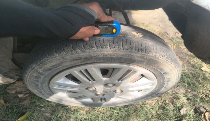 2011 Hyundai Santro Xing GL PLUS, CNG, Manual, 1,30,734 km, tyre