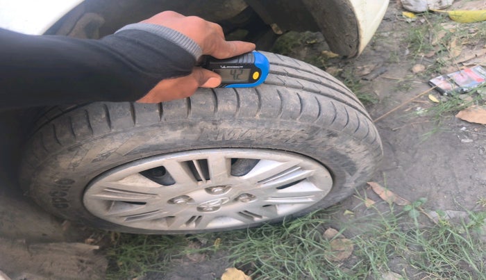 2011 Hyundai Santro Xing GL PLUS, CNG, Manual, 1,30,734 km, tyre