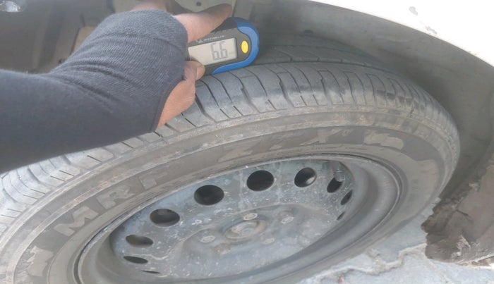 2017 Maruti Ertiga VXI, CNG, Manual, 1,11,815 km, tyre