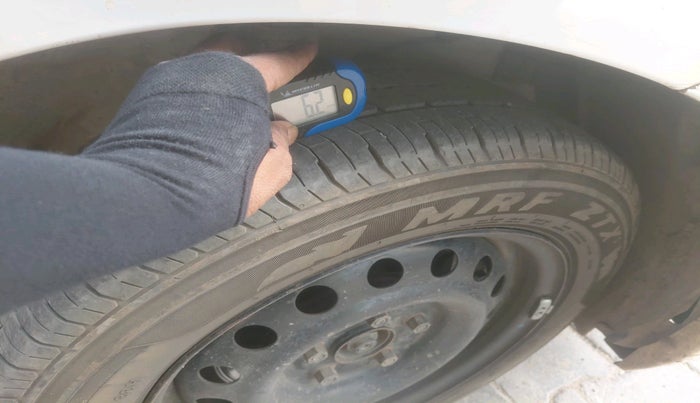 2017 Maruti Ertiga VXI, CNG, Manual, 1,11,815 km, tyre