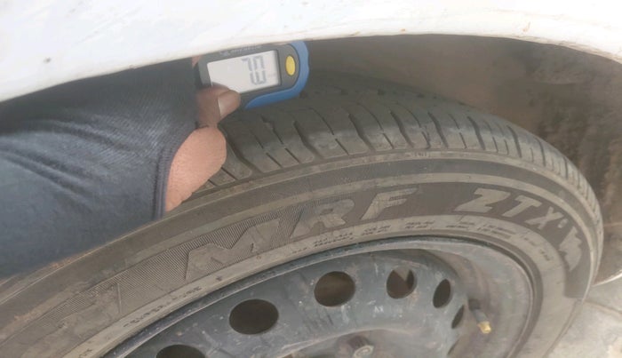 2017 Maruti Ertiga VXI, CNG, Manual, 1,11,815 km, tyre