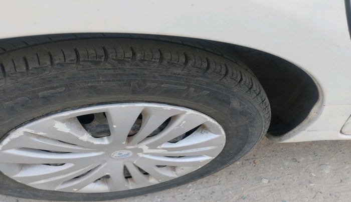 2011 Toyota Etios G, CNG, Manual, 1,18,799 km, tyre