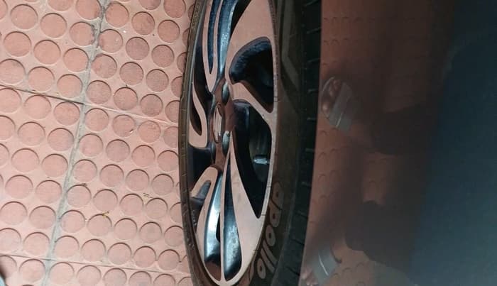 2020 Maruti Baleno ZETA PETROL 1.2, Petrol, Manual, 27,106 km, tyre