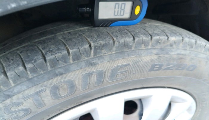 2013 Hyundai i10 MAGNA 1.1, Petrol, Manual, 94,602 km, tyre