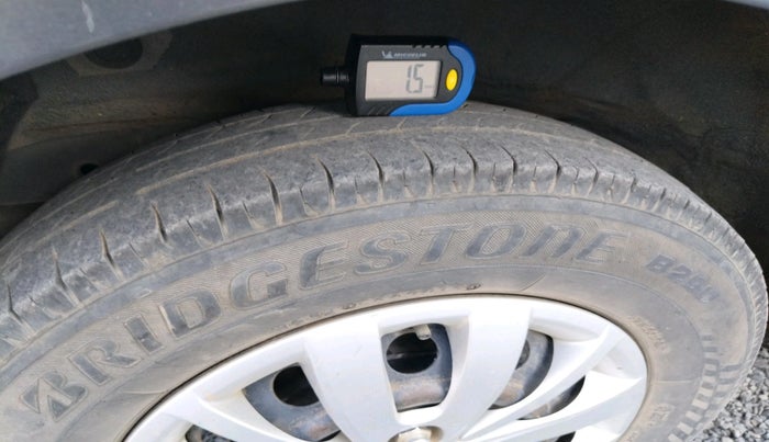 2013 Hyundai i10 MAGNA 1.1, Petrol, Manual, 94,602 km, tyre