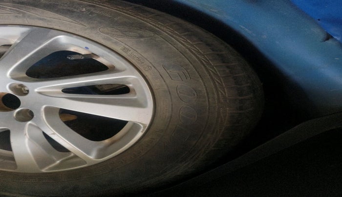 2012 Maruti Swift ZXI, Petrol, Manual, 61,957 km, tyre