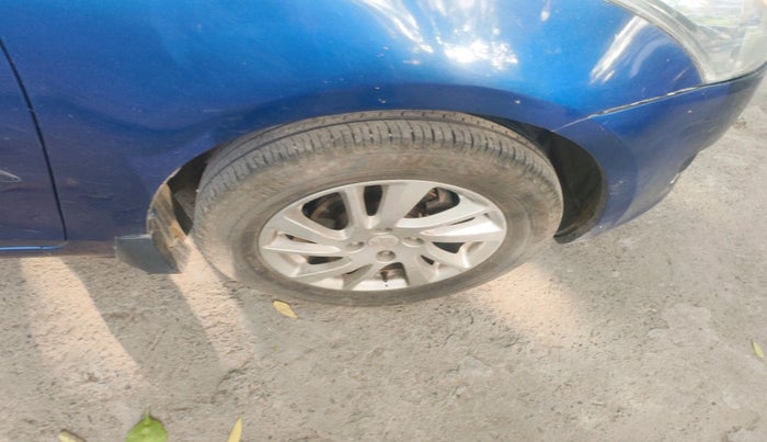 2012 Maruti Swift ZXI, Petrol, Manual, 61,957 km, tyre