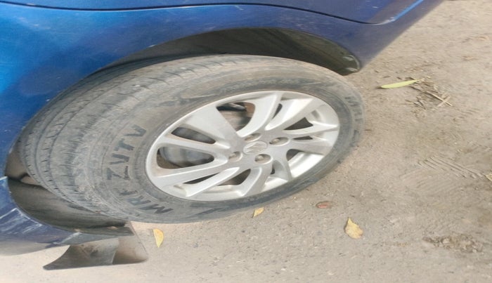 2012 Maruti Swift ZXI, Petrol, Manual, 61,957 km, tyre