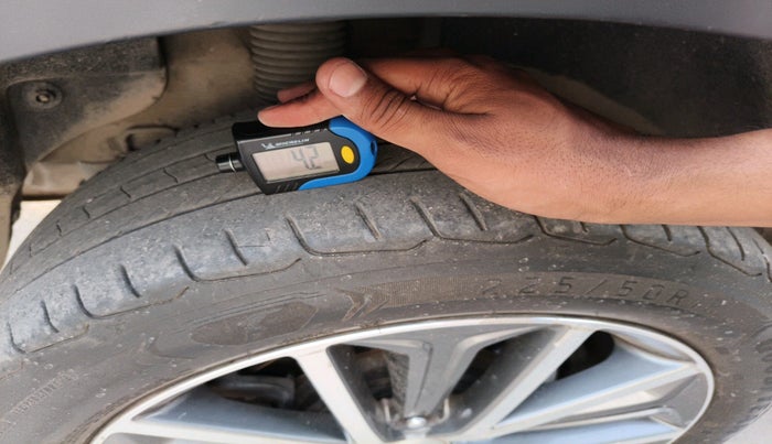 2018 Hyundai Tucson GLS 2WD AT PETROL, Petrol, Automatic, 1,03,947 km, tyre