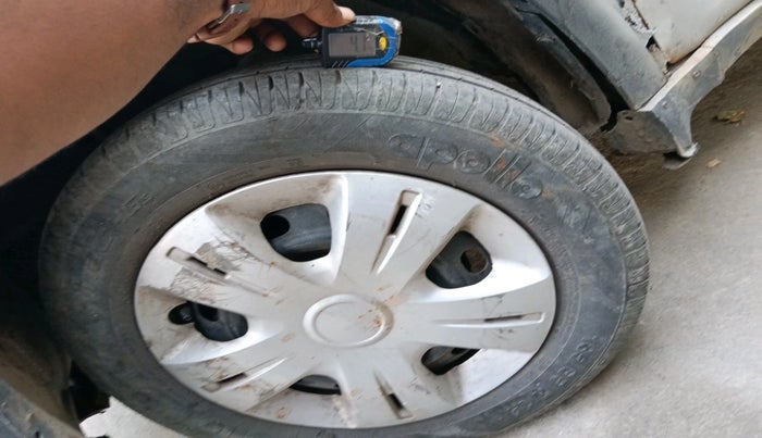 2016 Mahindra Kuv100 K4 6 STR, Petrol, Manual, 73,437 km, tyre