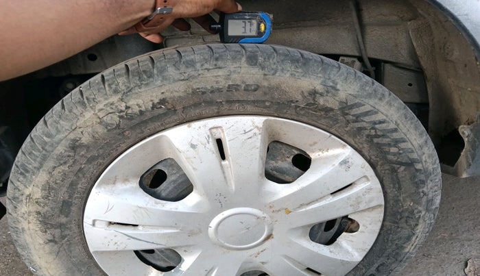 2016 Mahindra Kuv100 K4 6 STR, Petrol, Manual, 73,437 km, tyre