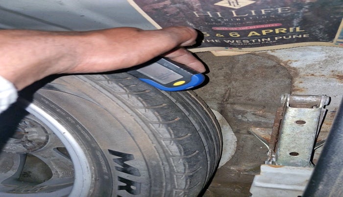 2011 Hyundai Verna FLUIDIC 1.6 VTVT SX, Petrol, Manual, 1,81,148 km, tyre