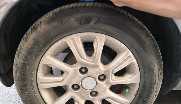 2017 Tata Tiago XZA PETROL, Petrol, Automatic, 60,383 km, tyre