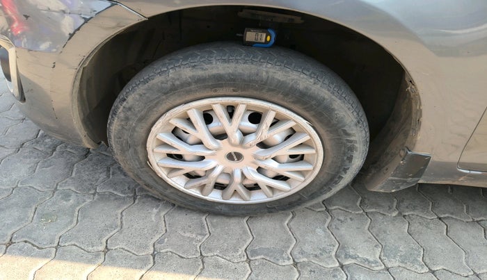 2016 Maruti Swift LXI (O), Petrol, Manual, 45,693 km, tyre