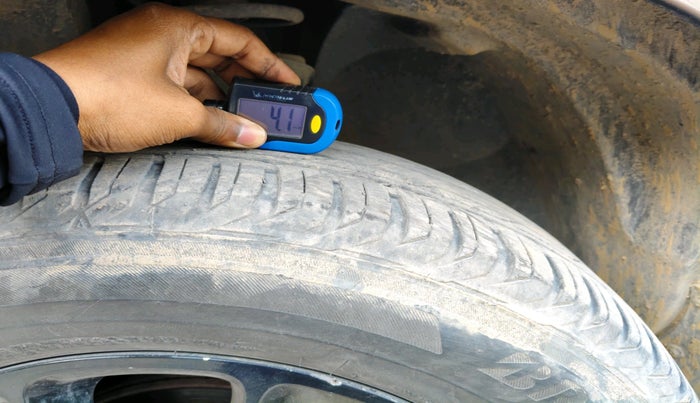 2016 Renault Duster RXL PETROL, CNG, Manual, 90,881 km, tyre