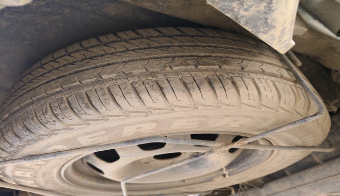 2016 Renault Duster RXL PETROL, CNG, Manual, 90,881 km, tyre