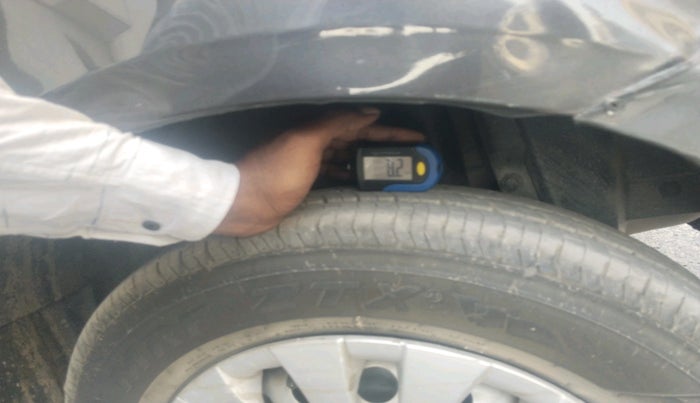2016 Maruti Swift LXI (O), Petrol, Manual, 62,005 km, tyre