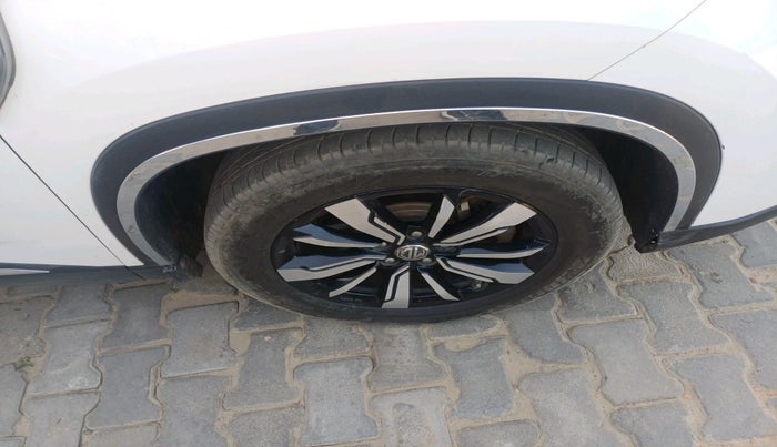 2019 MG HECTOR SHARP 2.0 DIESEL, Diesel, Manual, 1,44,772 km, tyre