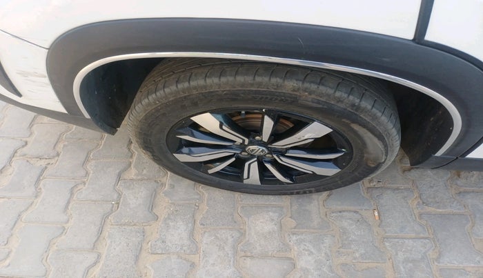 2019 MG HECTOR SHARP 2.0 DIESEL, Diesel, Manual, 1,44,772 km, tyre