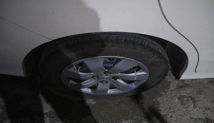 2014 Honda Mobilio 1.5L I-DTEC S, Diesel, Manual, 1,10,261 km, tyre