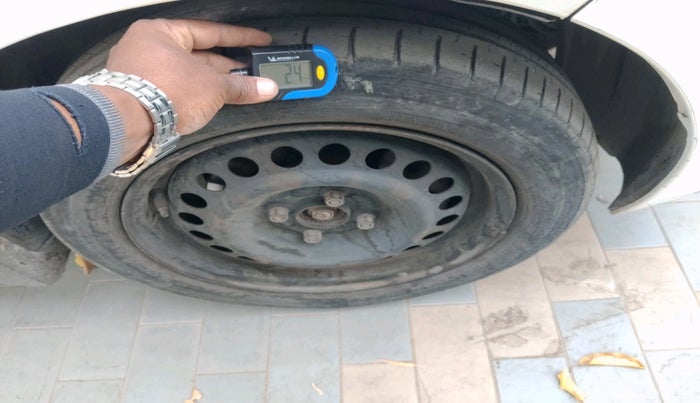 2015 Honda Jazz 1.5L I-DTEC S, Diesel, Manual, 89,319 km, tyre