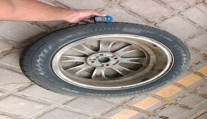 2011 Hyundai Verna FLUIDIC 1.6 CRDI SX, Diesel, Manual, 52,946 km, tyre