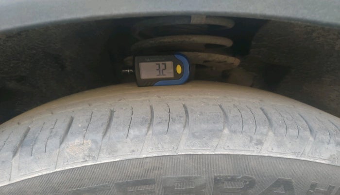 2022 Mahindra XUV700 AX 7 D MT 7 STR, Diesel, Manual, 53,693 km, tyre