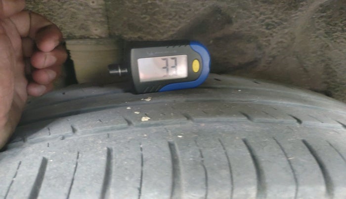 2022 Mahindra XUV700 AX 7 D MT 7 STR, Diesel, Manual, 53,693 km, tyre