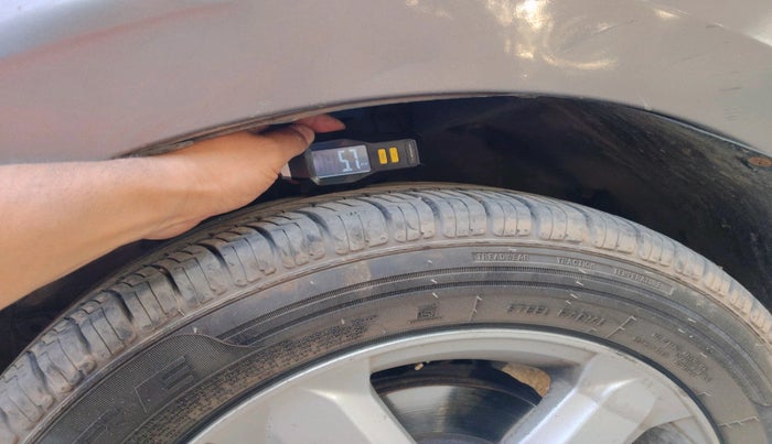 2012 Honda City 1.5L I-VTEC S MT, CNG, Manual, 1,74,398 km, tyre