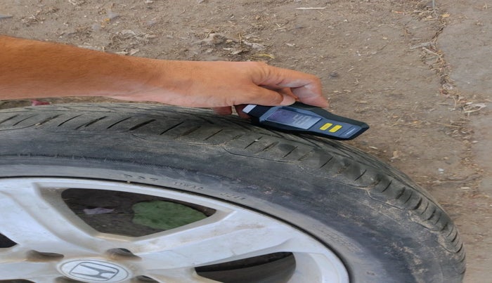 2012 Honda City 1.5L I-VTEC S MT, CNG, Manual, 1,74,398 km, tyre