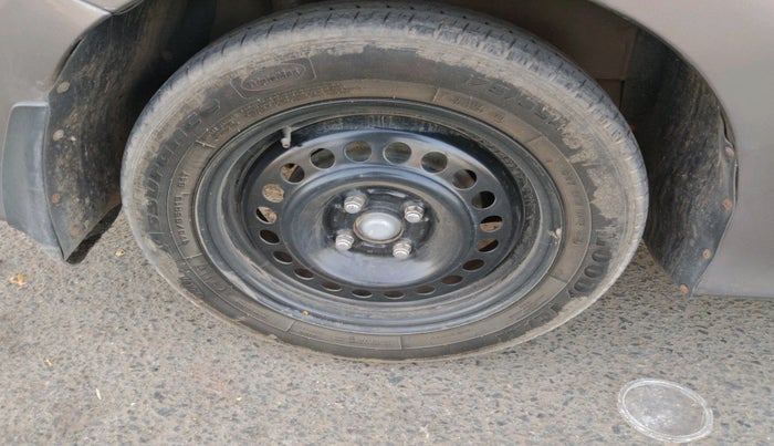 2012 Honda City 1.5L I-VTEC S MT, CNG, Manual, 1,74,398 km, tyre