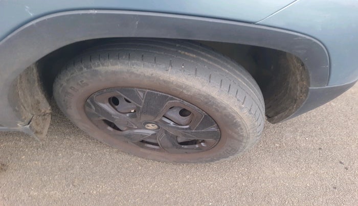 2022 Tata PUNCH ADVENTURE MT, Petrol, Manual, 59,671 km, tyre