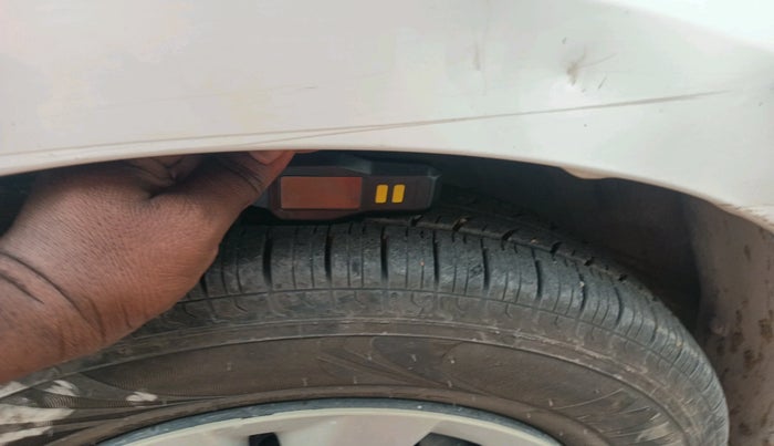 2020 Maruti Swift VXI, Petrol, Manual, 1,63,651 km, tyre