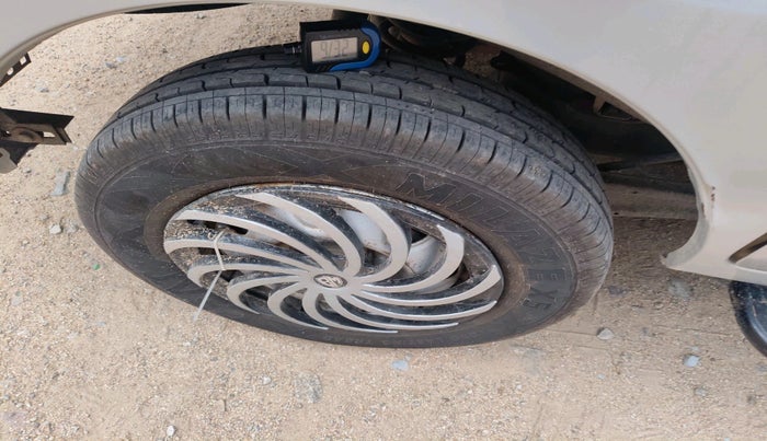 2016 Maruti Eeco 5 STR WITH A/C+HTR, Petrol, Manual, 97,890 km, tyre