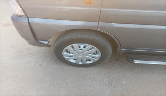 2024 Maruti Eeco 7 STR STD 1.2, CNG, Manual, 33,186 km, tyre