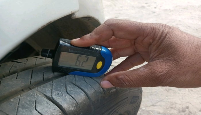 2012 Hyundai Santro Xing GLS, Petrol, Manual, 79,772 km, tyre