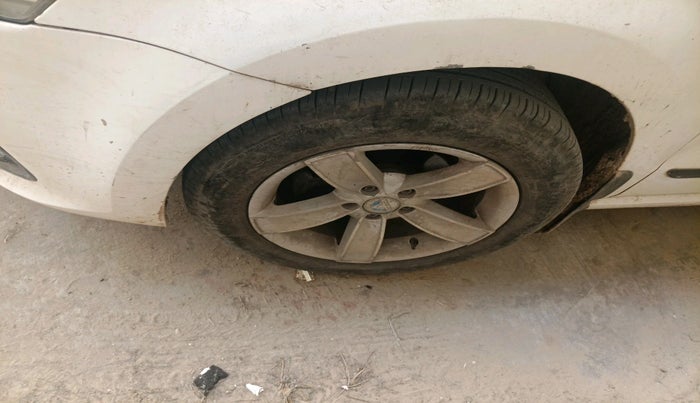 2014 Volkswagen Polo COMFORTLINE 1.2L PETROL, Petrol, Manual, 61,682 km, tyre