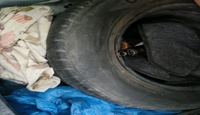 2017 Hyundai Verna 1.6 EX CRDI, Diesel, Manual, 58,858 km, tyre