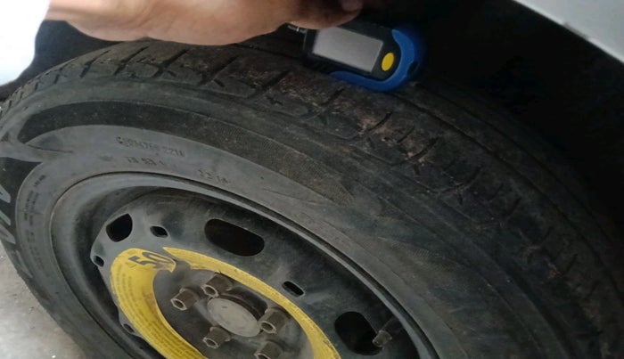 2016 Volkswagen Ameo HIGHLINE1.2L, Petrol, Manual, 59,626 km, tyre