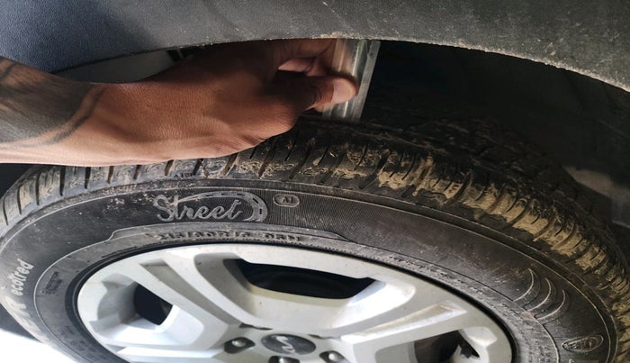 2023 KIA SONET HTK PLUS 1.0 IMT, Petrol, Manual, 5,480 km, tyre