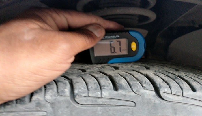 2013 Ford Figo EXI 1.2 PETROL, Petrol, Manual, 1,20,662 km, tyre