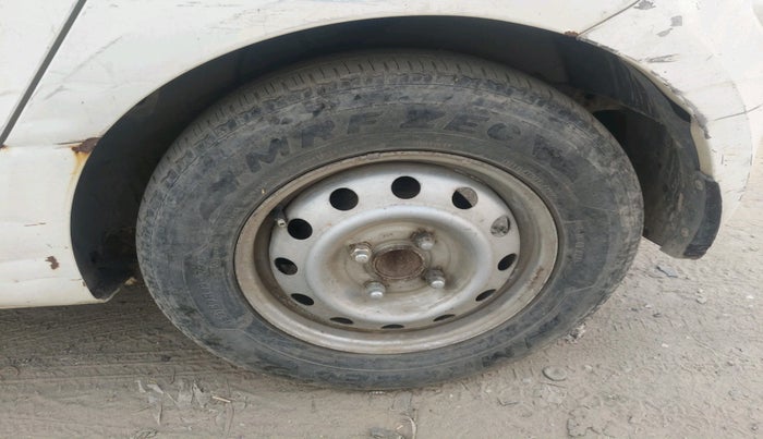 2015 Hyundai i10 MAGNA 1.1, CNG, Manual, 29,156 km, tyre