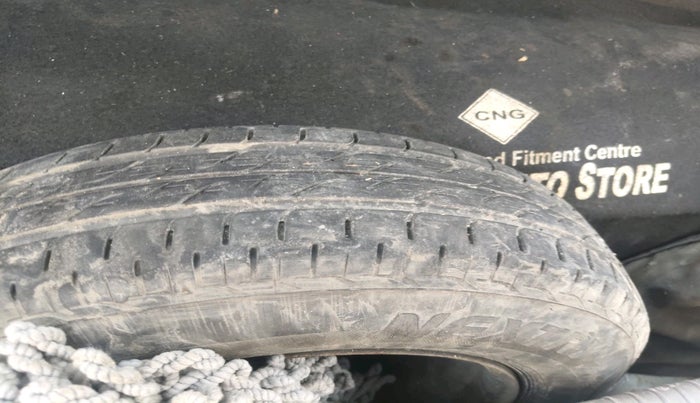 2015 Hyundai i10 MAGNA 1.1, CNG, Manual, 29,156 km, tyre