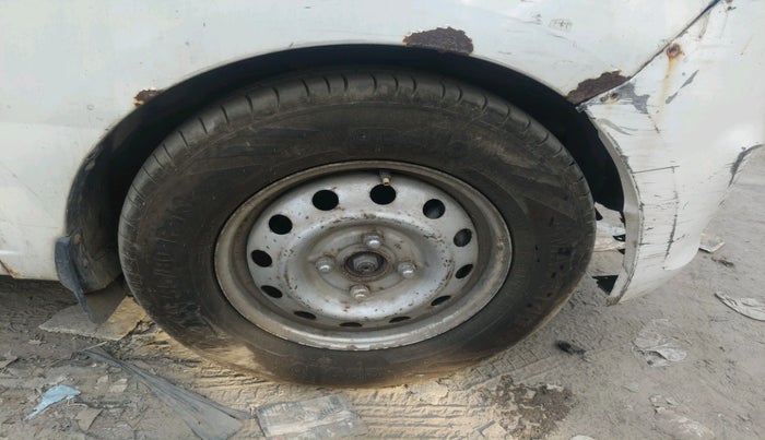 2015 Hyundai i10 MAGNA 1.1, CNG, Manual, 29,156 km, tyre