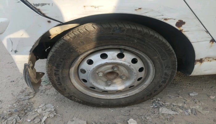 2015 Hyundai i10 MAGNA 1.1, CNG, Manual, 29,156 km, tyre